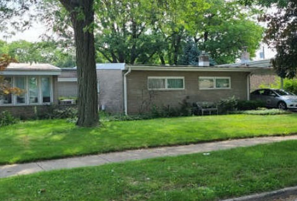2nd image of 7633 Lowell Ave N
