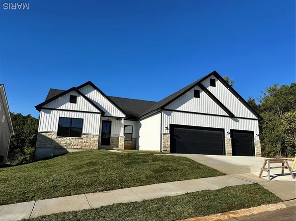 3734 Bullsway Dr, Imperial, MO 63052