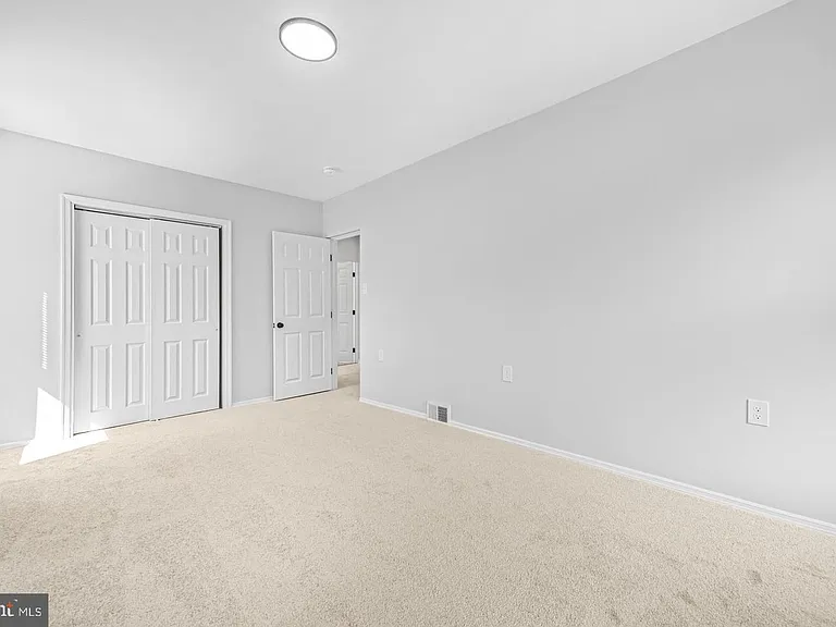 253 Beech St — Photo 10