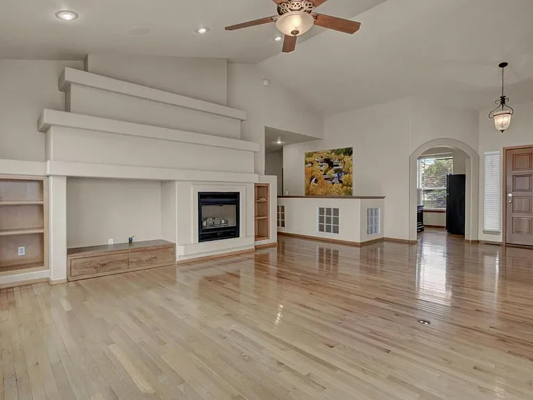 5235 Bancroft Hts — Photo 3
