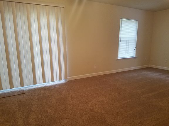 4th image of 7246 N Rosemont Dr