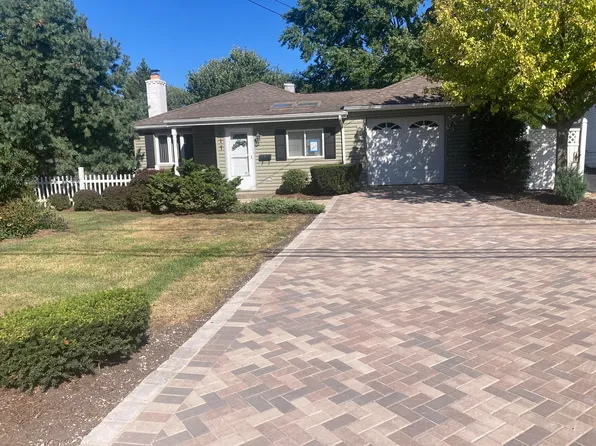 117 Westmore Meyers Rd, Lombard, IL 60148