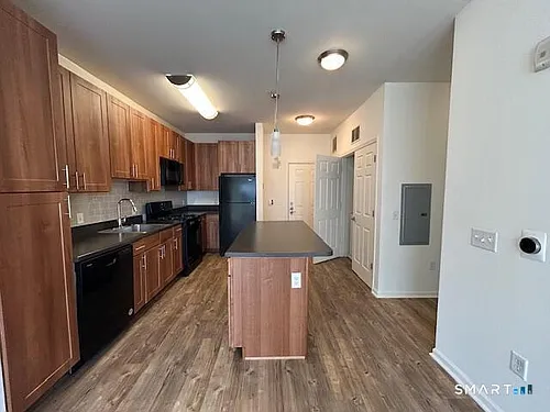 10 Norden Pl Photo 1