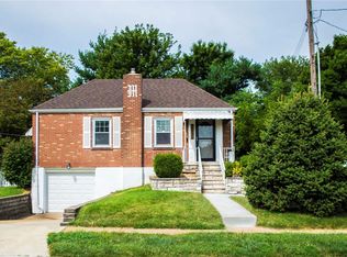 9113 Overton Dr, Saint Louis, MO 63123