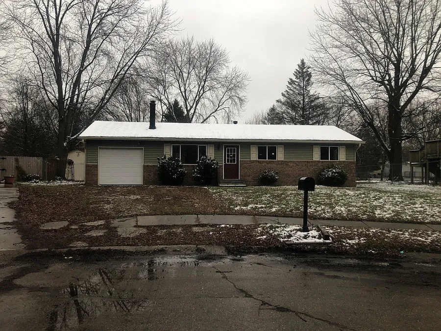 335 Sierra Ct photo 1