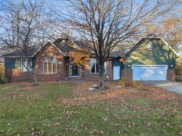 13605 Duluth Dr, Apple Valley, MN 55124
