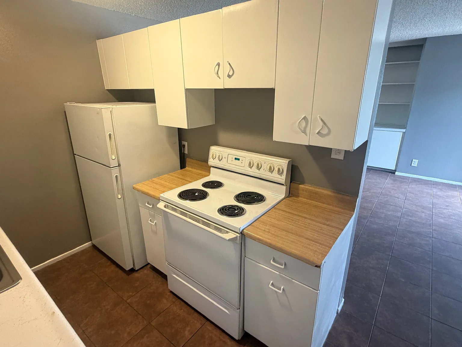 1 bed, 835 sqft, $885 — Photo 3