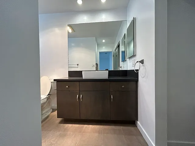 6337 Primrose Ave #9 — Photo 5