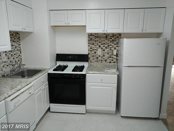 3rd image of 6305 Cottonwood Dr