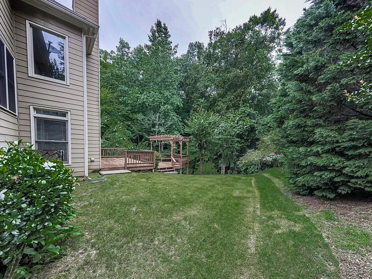 408 Sixes Dr — Photo 41