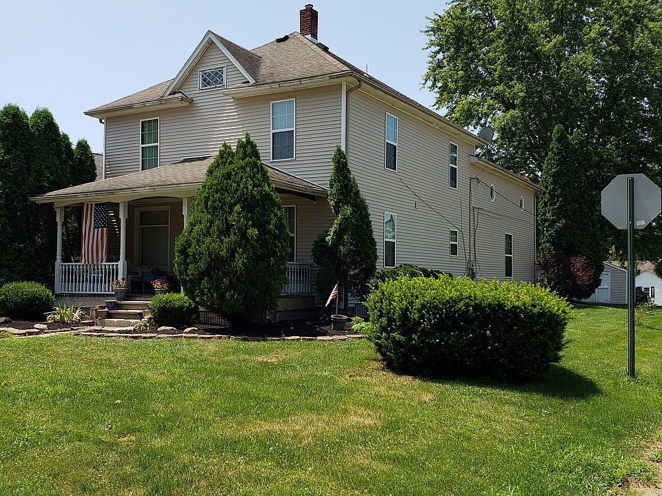 2nd image of 305 N Walnut St