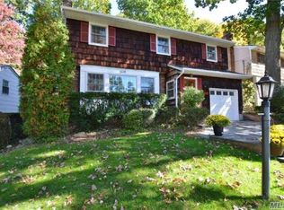 40 Briarwood Dr, Huntington, NY 11743