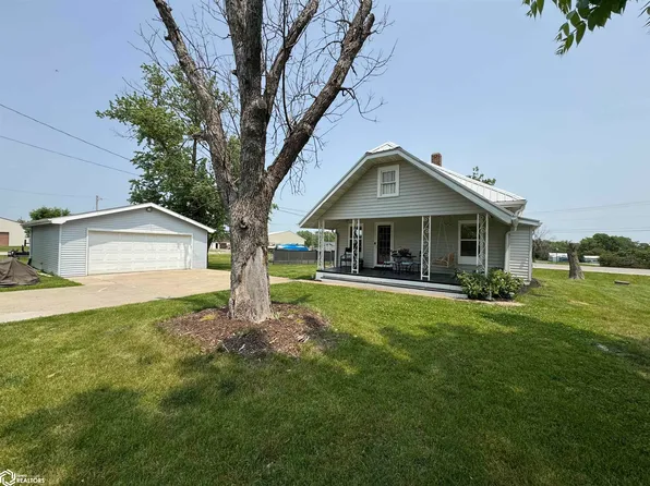 1121 N 18th St, Centerville, IA 52544