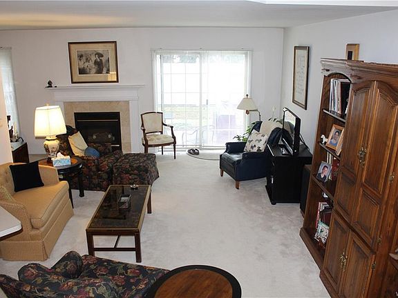 2nd image of 23 Gardenville On The Grn