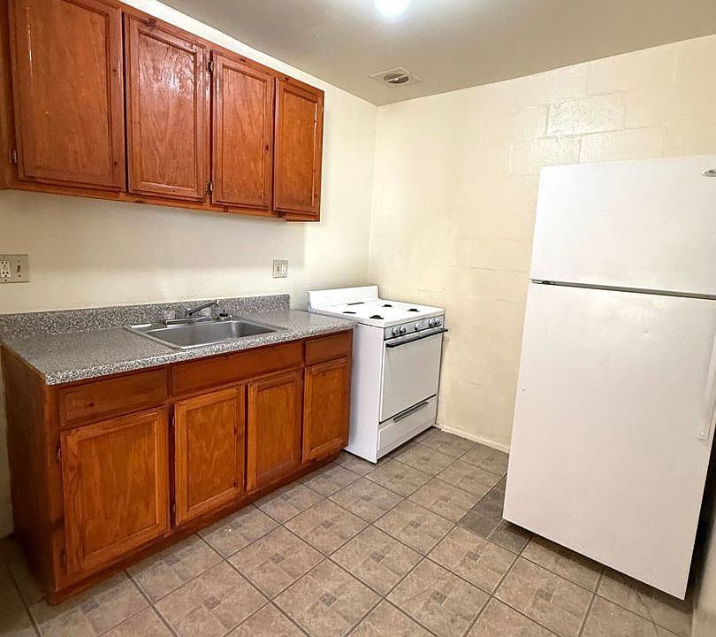 1st image of 1691 Villa Ave #E2