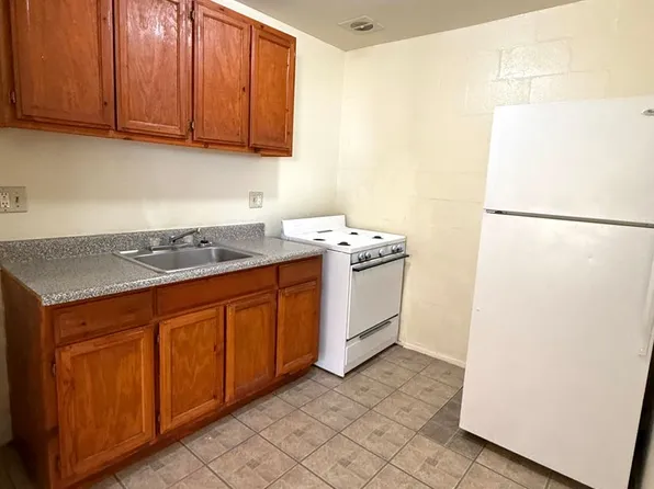 Valley Country Club Apartments, 1691 Villa Ave #E2, El Centro, CA 92243