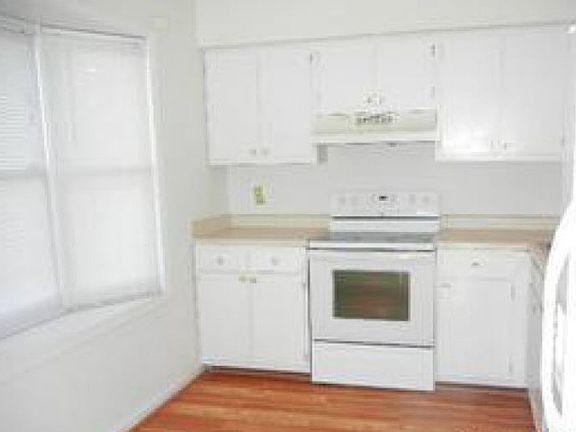 2nd image of 309 A E Montcastle Dr