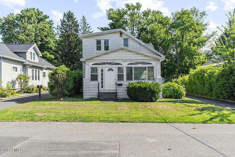 2nd image of 3 Maple Avenue