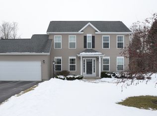 18 Cherry Tree Ln, Wilton, NY 12831