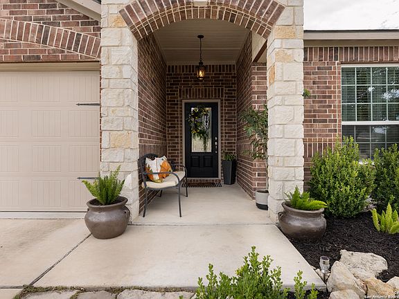 3rd image of 7832 Oxbow Way