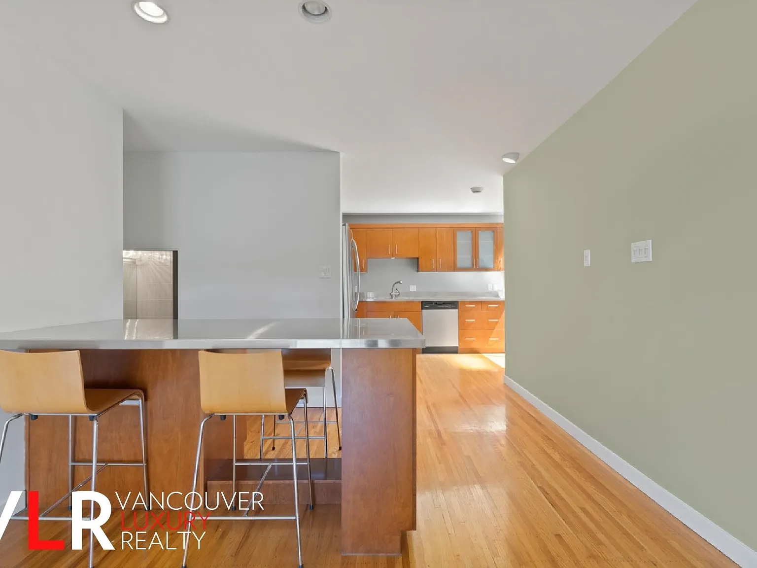 4 bed, 2957 sqft, $6,950 — Photo 2