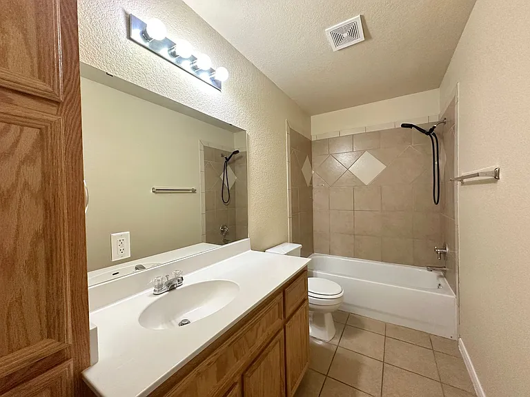4300 Elms Run Cir — Photo 13