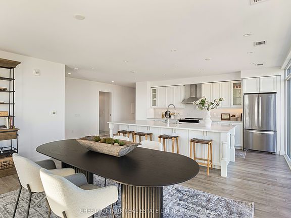 3rd image of 15 Glebe St Penthouse 2001