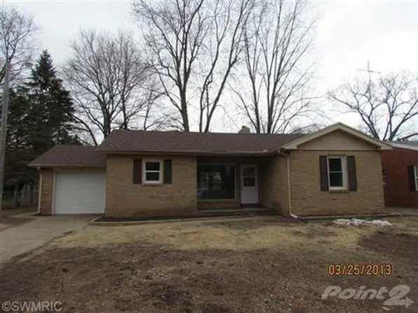 460 Onondaga Rd, Benton Harbor, MI 49022