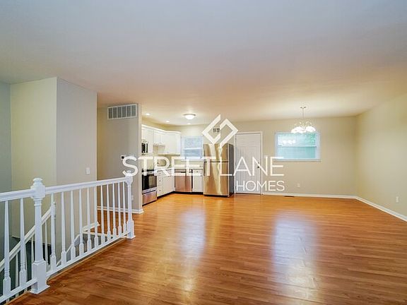 4th image of 2870 Manola Dr