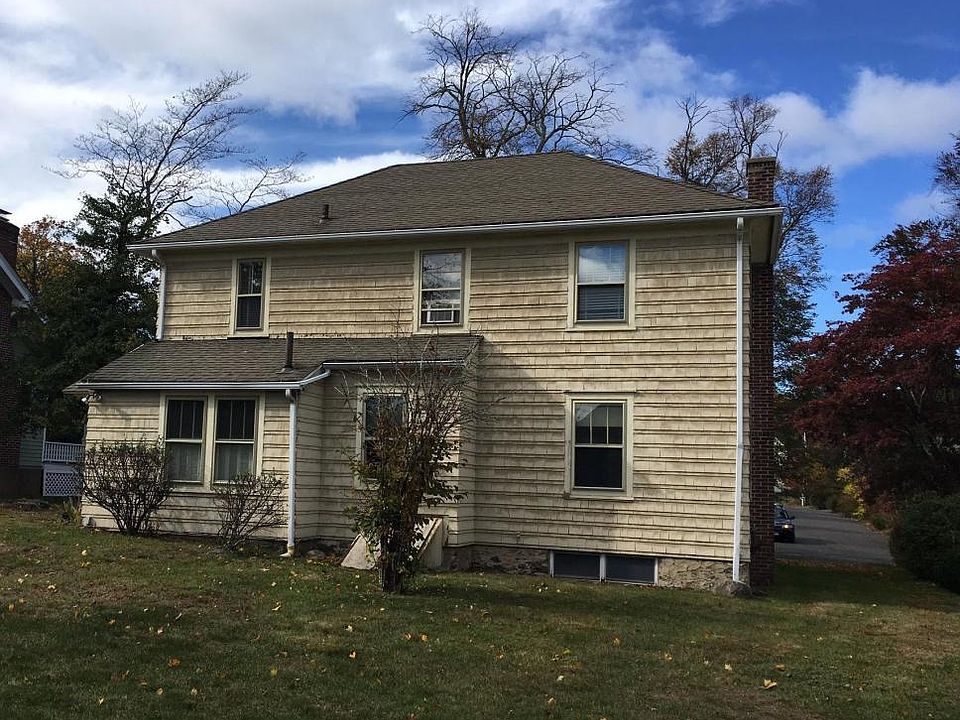 2nd image of 27 Hoyt St