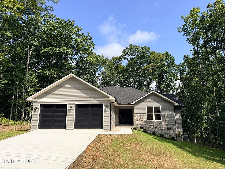 1st image of 104 Liverpool Cir