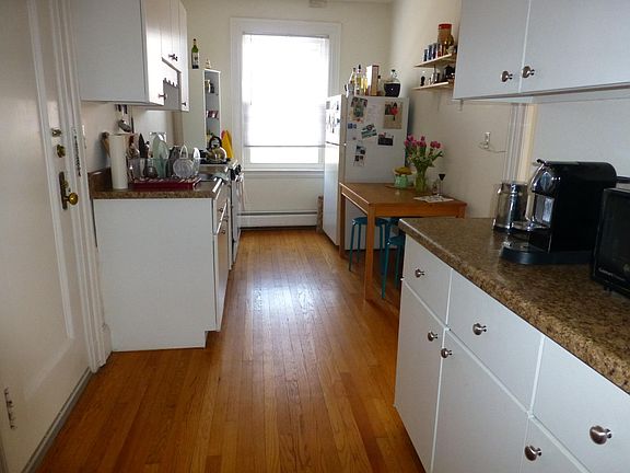 3rd image of 211 Fountain St #1