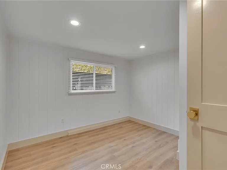 11944 Hesby St — Photo 32