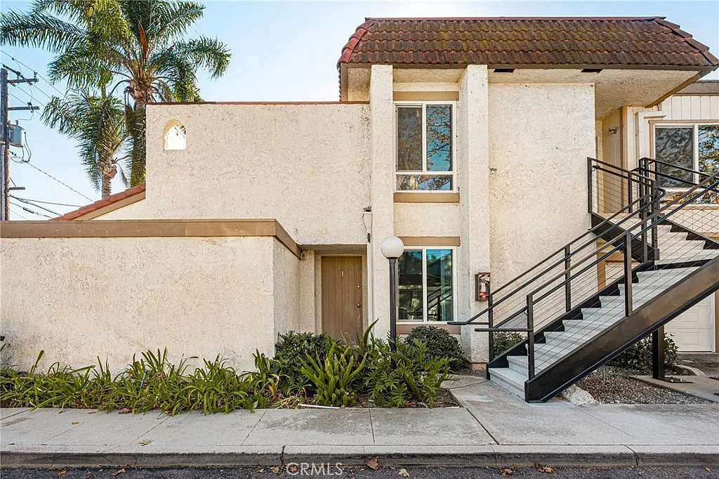 2 bed, 1150 sqft, $3,750 — Photo 3