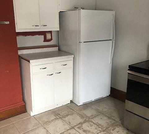 2nd image of 427 W Jefferson Ave #2