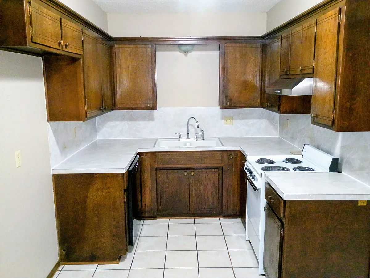 Building Photo - 301 S Brookview Ln