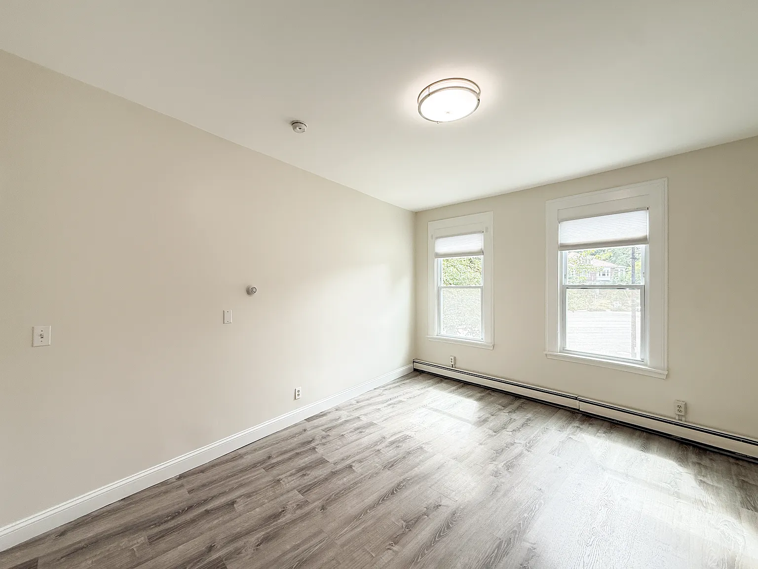 2 bed, 800 sqft, $2,850 — Photo 3