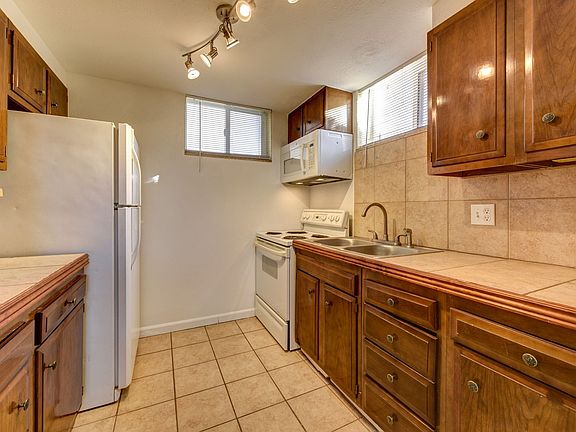3rd image of 901-903 N Wolff St #901A