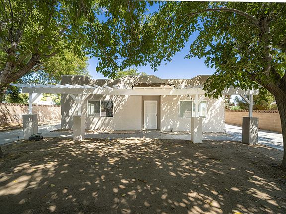3rd image of 3145 W Avenue L6