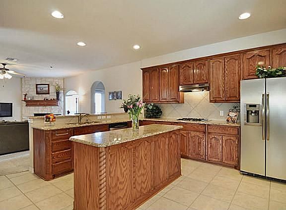2nd image of 10882 Wilton Dr
