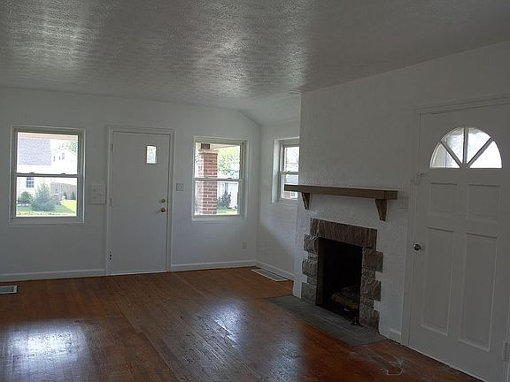 4th image of 1750 Pershing Blvd