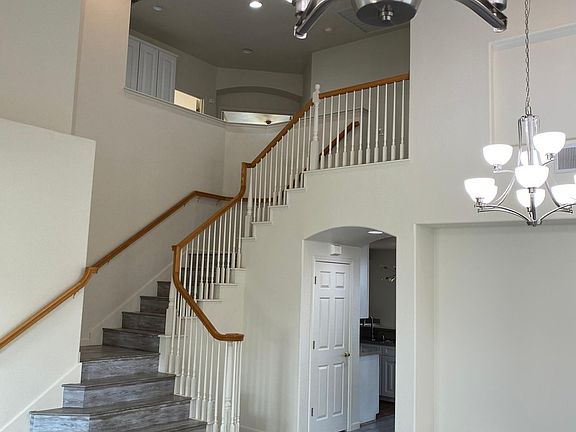 3rd image of 125 Andalusian Way