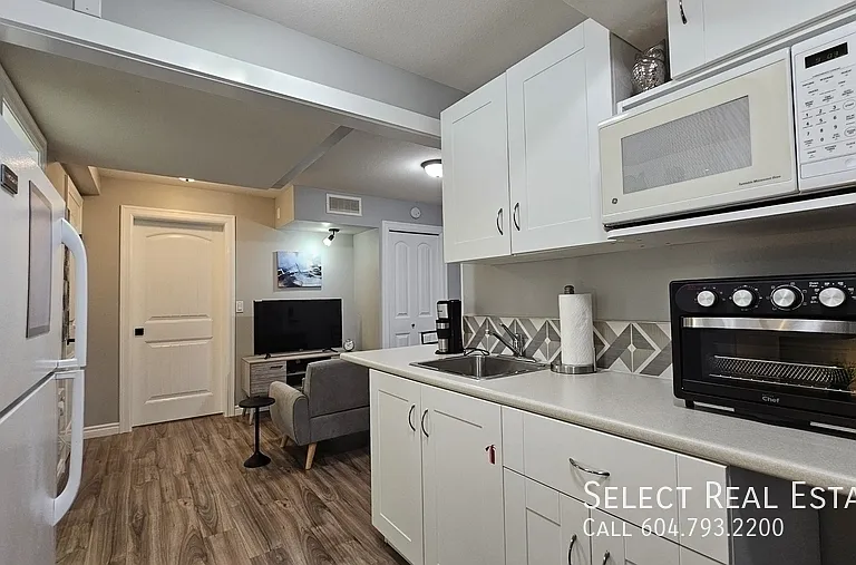 5741 Shawnigan Dr #B — Photo 7