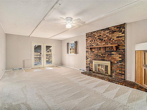 3rd image of 302 N 18th St