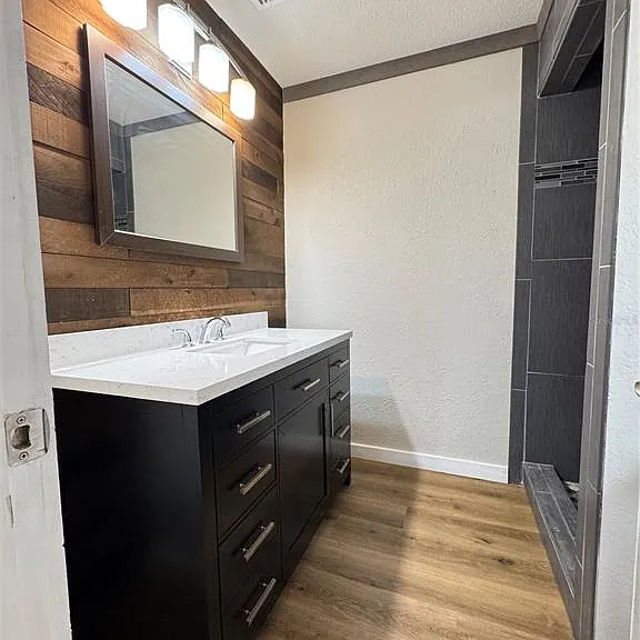 1602 Leslie Dr — Photo 14