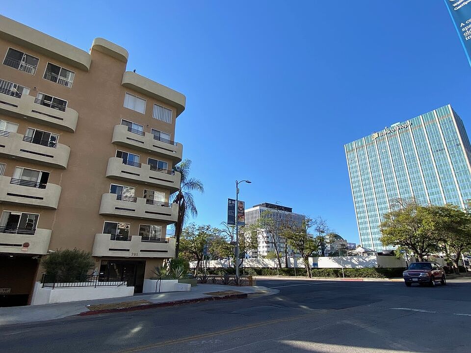 1st image of 701 S Kingsley Dr #105