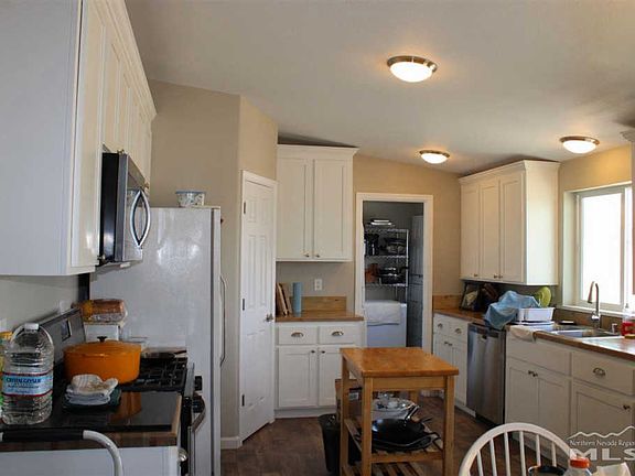 5th image of 1240 E 9th St