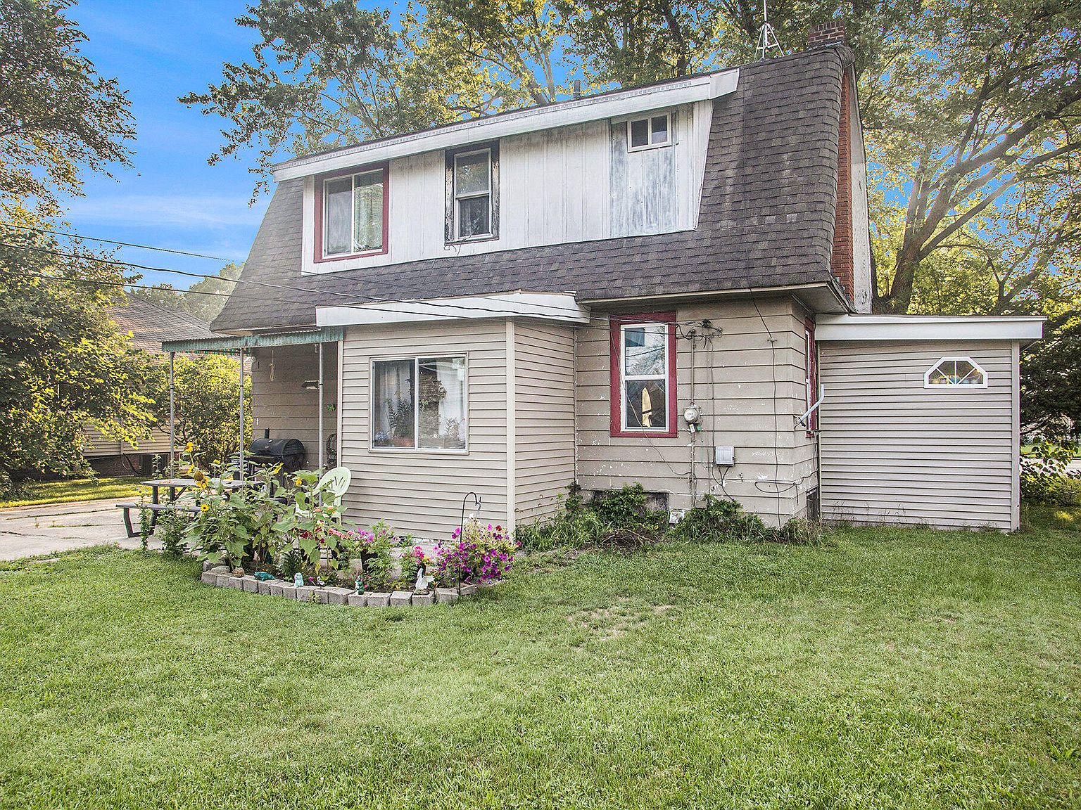 704 N Nottawa St, Sturgis, MI 49091 MLS 23141823 Zillow