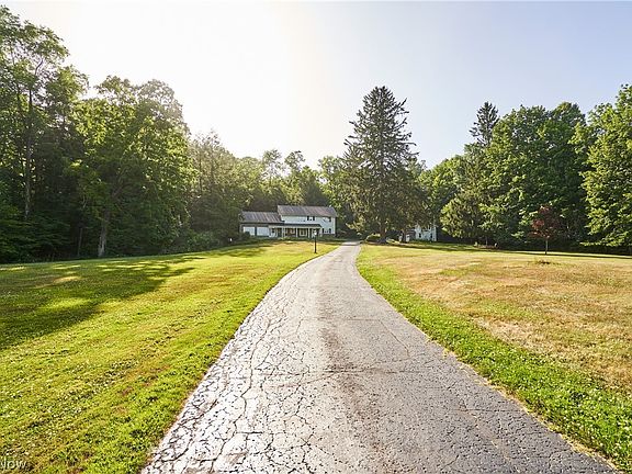 2nd image of 10331 Butternut Rd