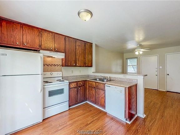 4th image of 317 Manuel Dr Unit A